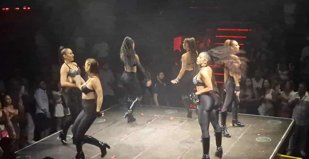 Salsa danseressen voor een onvergetelijke cubaanse feest!